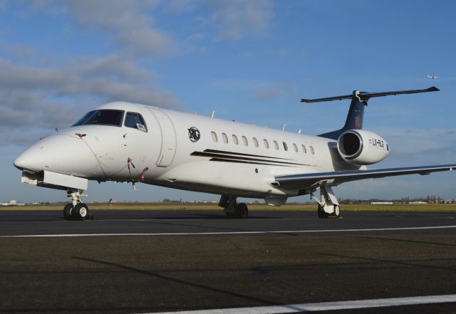 Embraer ERJ-135 (LX-RLG)