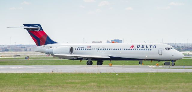 Boeing 717-200 (N893AT) - An unremarkable photo perhaps but its actually the very first time Ive seen a 717!