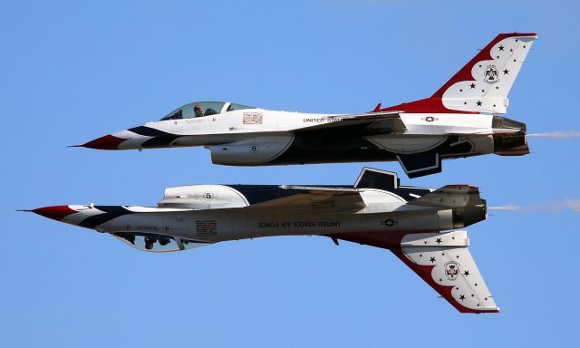 — — - Air Force Thunderbirds performing the mirror pass at the Capital City Airshow Sept 2018.