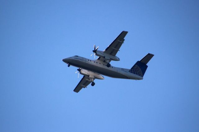 de Havilland Dash 8-200 (N362PH)