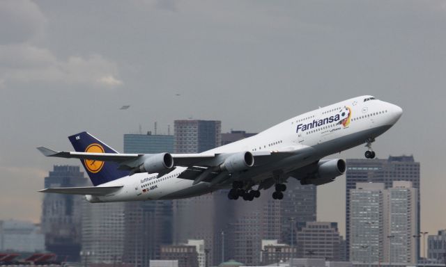 Boeing 747-400 (D-ABVK) - Fanhansa special paint scheme