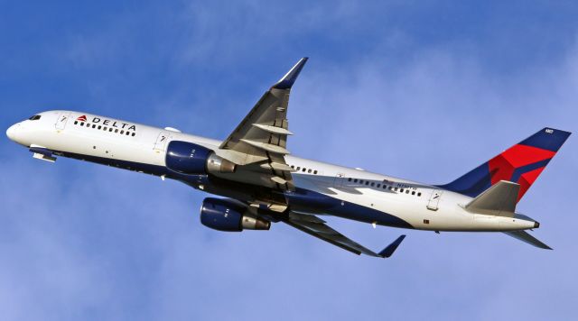 Boeing 757-200 (N710TW) - A 20 year old 757, who as worn the TWA, AA, and now, DAL colors