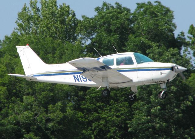 Beechcraft 19 Sport (N1961W) - Landing at Downtown Shreveport.