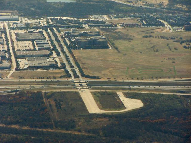 — — - What's left of runway 17 at KGSW, Greater Southwest Regional Airport in Ft Worth. The only reason this part remains is because it is located on KDFW property.