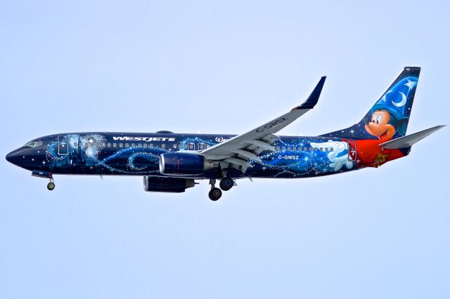 Boeing 737-700 (C-GWSZ)