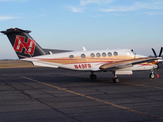 Beechcraft Super King Air 300 (N49FB)