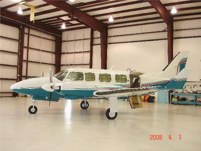 Piper Navajo (N124AG)