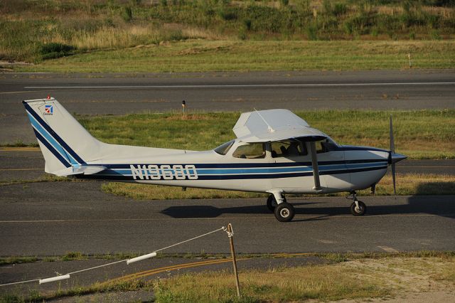 Cessna Skyhawk (N19680)