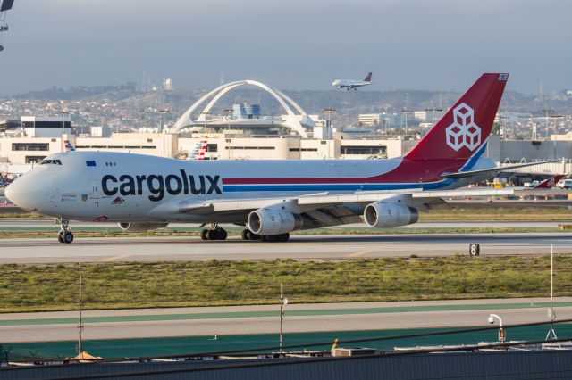 Boeing 747-400 (LX-WCV)