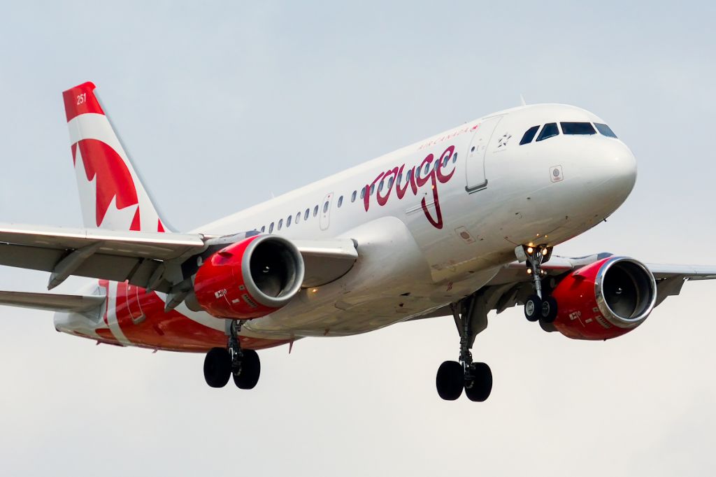 Airbus A319 (C-FYNS) - Short final to 19R on 3/1/2015.