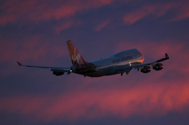 Boeing 747-200 (G-VAST) - flying into a fiery sky...