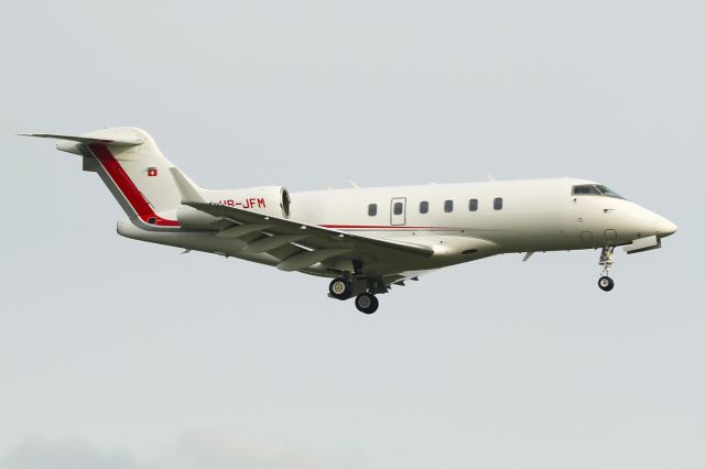 Bombardier Challenger 300 (HB-JFM)