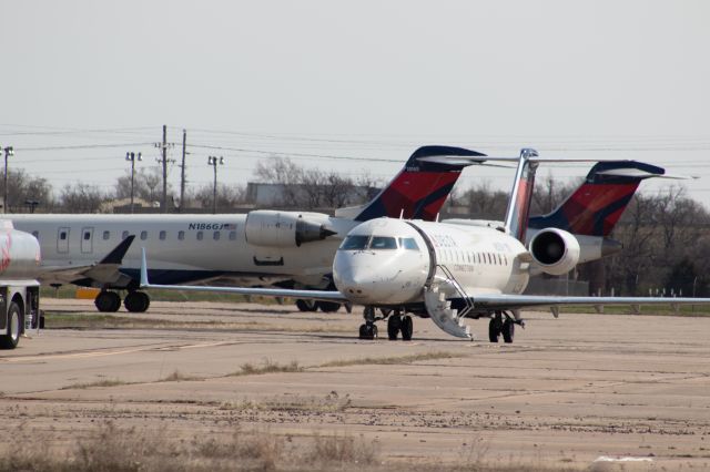 Canadair Regional Jet CRJ-200 (N835AY)