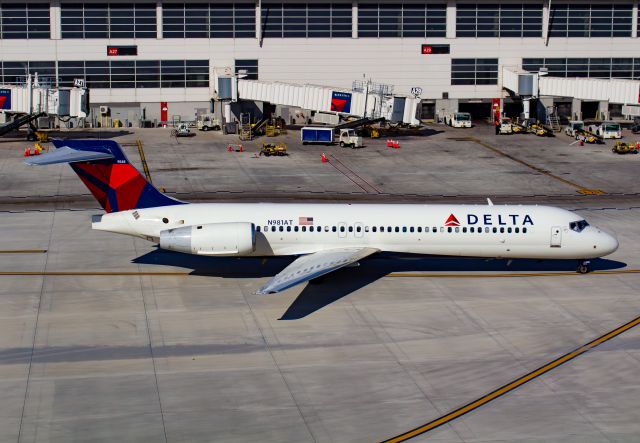 N981AT — - Delta Mad Pup/Boeing 717 in Detroit