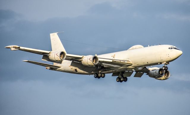 Boeing E-6 Mercury — - E6 doing touch and goes!