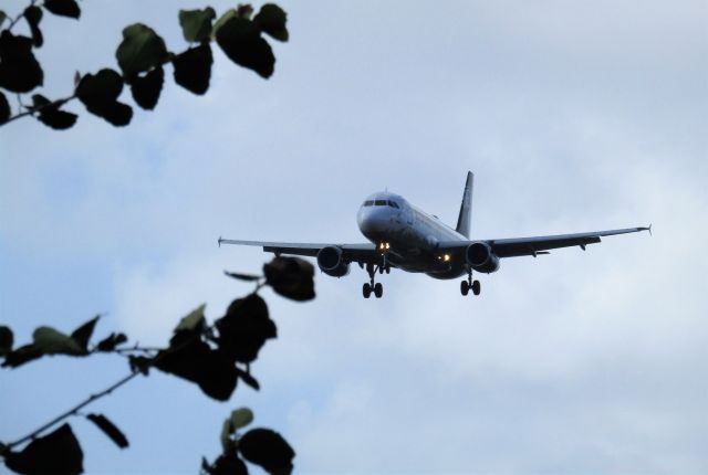 Airbus A320 (N633JB)