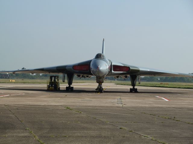 XH558 —