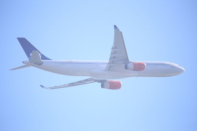 Airbus A330-300 (LN-RKS)