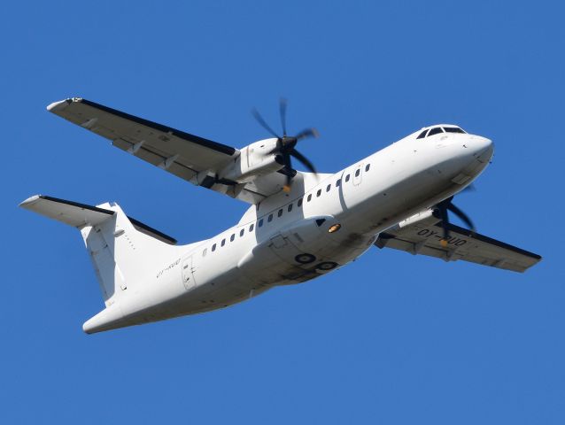 ALENIA Surveyor (ATR-42-500) (OY-RUO)