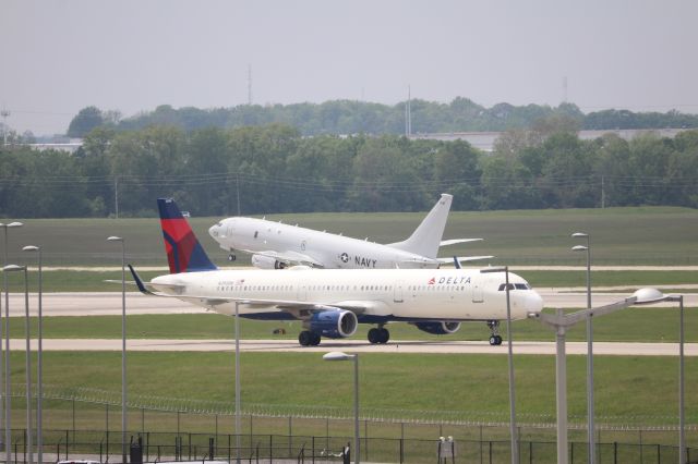 Boeing 737-800 (17-0018) - US Navy P-8 Poseidon (737-800) ft Delta A321