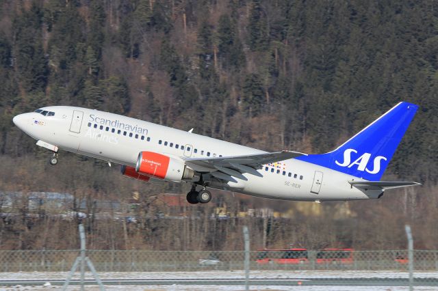 Boeing 737-700 (SE-RER)