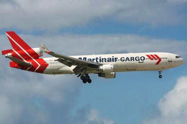 Boeing MD-11 (PH-MCP) - PH-MCP from Martinair Cargo arriving into beautiful Borinquen Field, on november the 20th 2010.