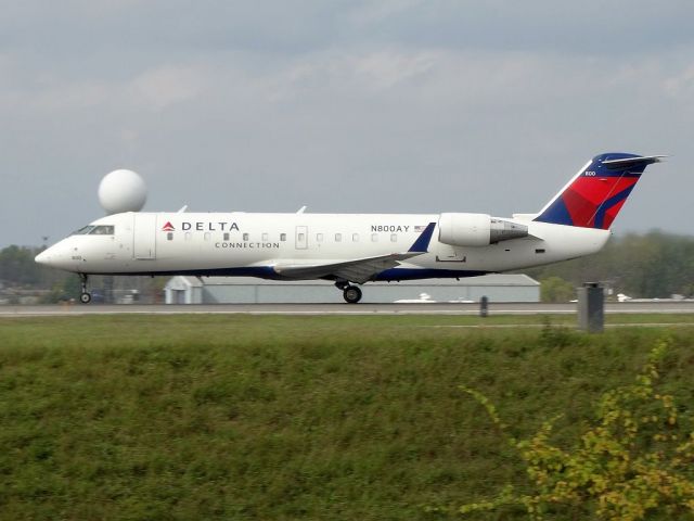 Canadair Regional Jet CRJ-200 (N800AY)