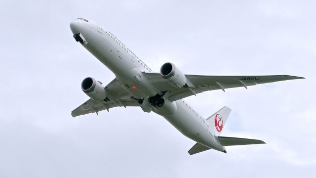 Boeing 787-9 Dreamliner (JA861J) - BOE21 climbs from Rwy 34L to begin a flight test on 5/22/15. (ln 139 / cn 35422). The aircraft was previously flown as part of the B787-9 test fleet with registration #N789ZB. It will be JALs first B787-9.