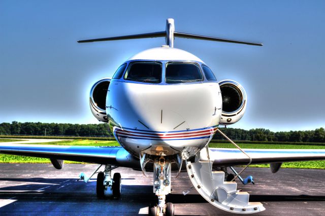 Bombardier Challenger 300 (N420MP) - Robinson Illinois Airstrip