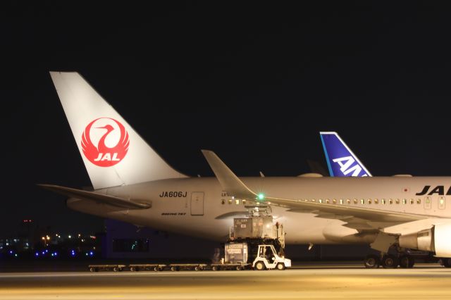 BOEING 767-300 (JA606J) - November 11th 2021: