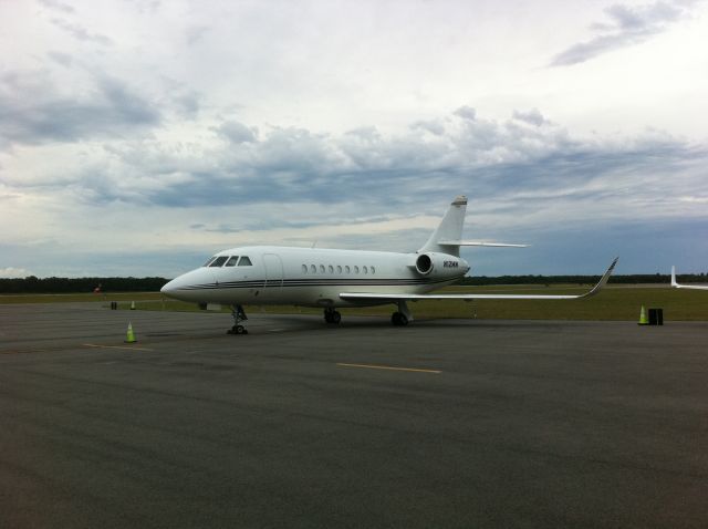 Dassault Falcon 2000 (N12MW)