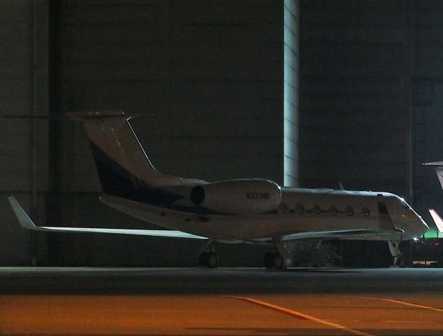 Gulfstream Aerospace Gulfstream IV (N333MB) - I took this picture on Oct 25, 2018.br /This Gulfstream is the N333MB of the cn4351 G450 version. I wanted to take another shot the next morning, but it flew away.