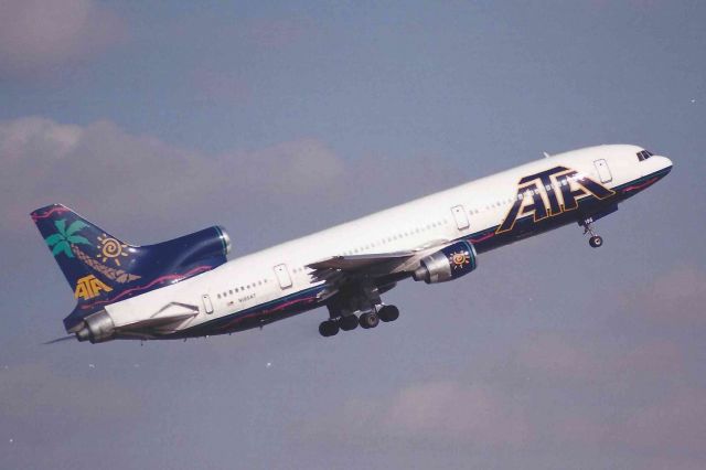 Lockheed L-1011 TriStar (N195AT)