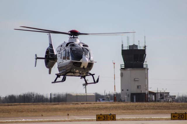 N450MT — - Shot from the Columbia Regional Airport  ramp as N450MT airtaxi's for a quick fuel stop.