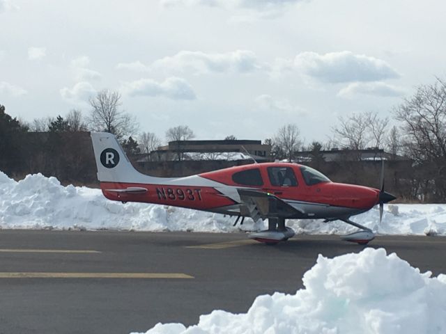 Cirrus SR22 Turbo (N893T) - N893T (S22T) departing Wings Field (KLOM)br /Photo Date: February 6, 2021