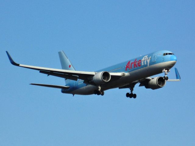 BOEING 767-300 (PH-OYJ)