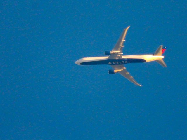 BOEING 767-400 (N828MH) - DAL553br /LAX-JFKbr /09/20/21