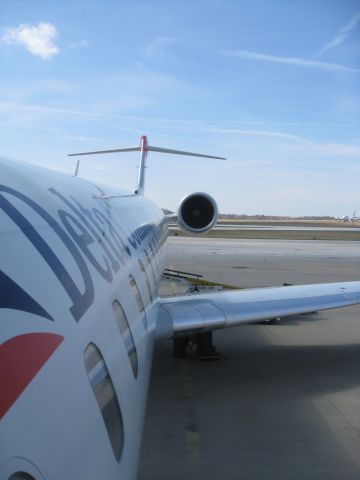 Canadair Regional Jet CRJ-700 (N718EV)