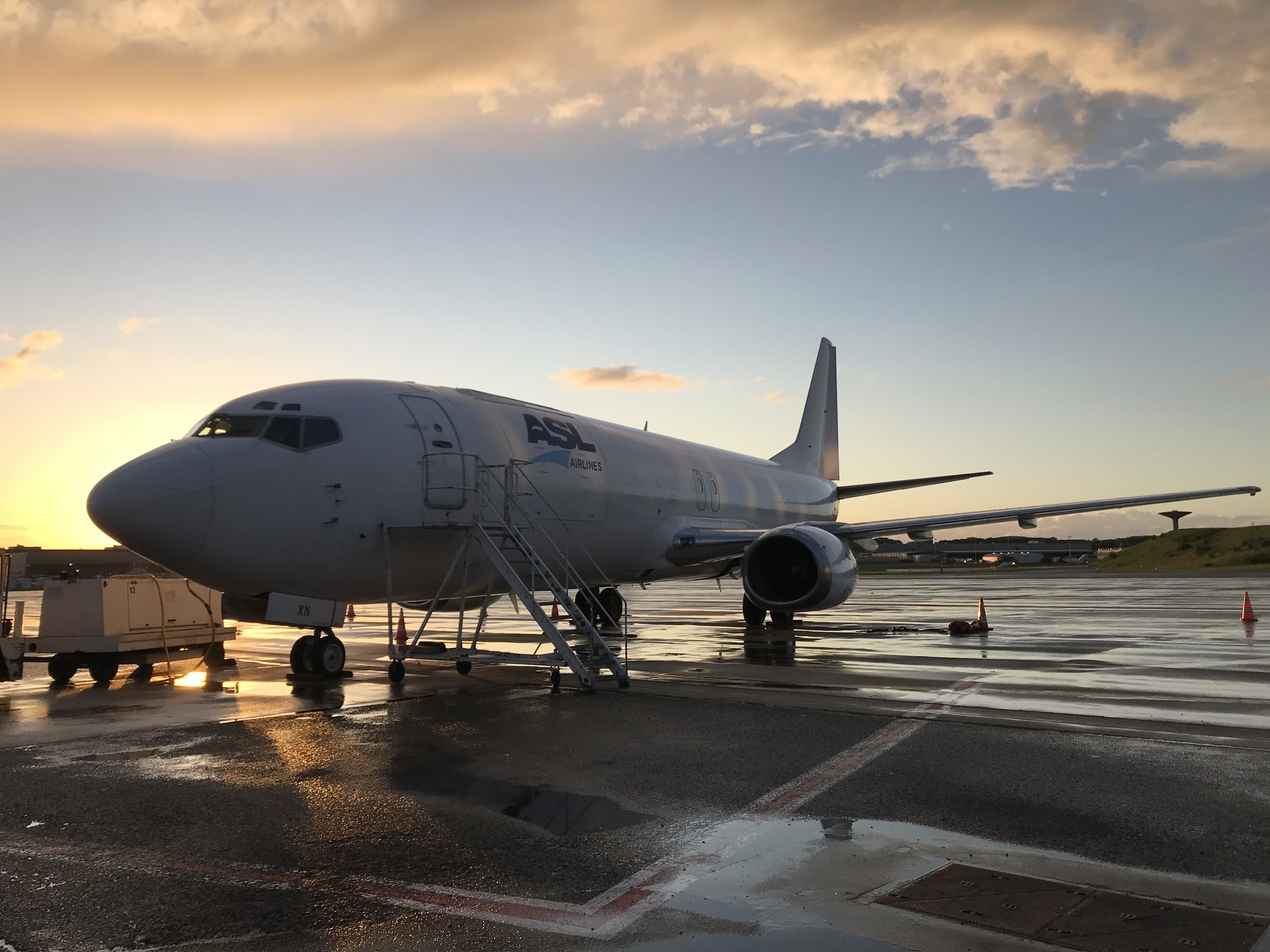 BOEING 737-400 (F-GIXN)