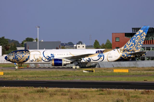 BOEING 767-300 (N182AQ)