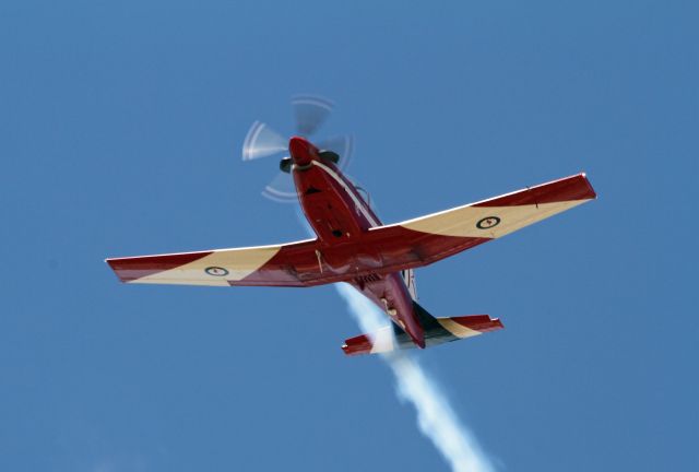 — — - Temora Airshow Australia RAAF Roulettes