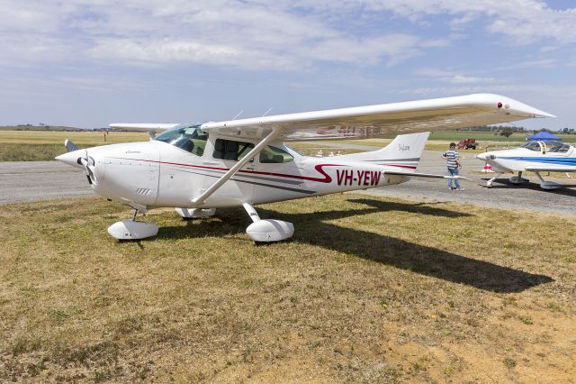 Cessna Skylane (VH-YEW) - Cessna 182Q SkyLane (VH-YEW) on display during the Wagga City Aero Club open day at Wagga Wagga Airport.