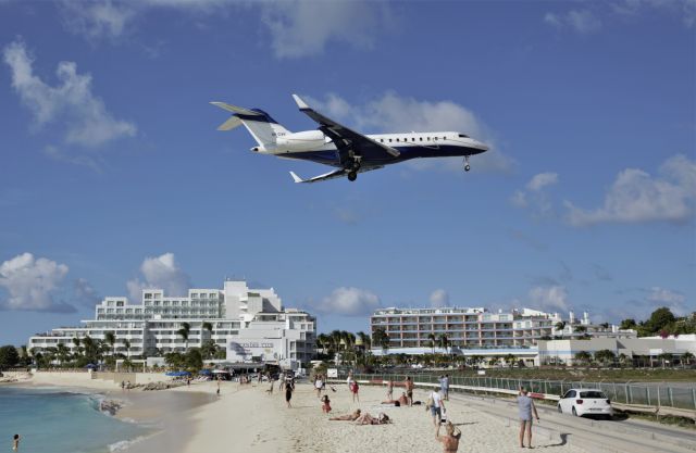 Bombardier Global 5000 (SP-ZAK)