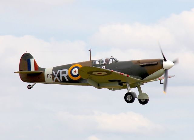 SUPERMARINE Spitfire (G-AIST) - Supermarine Spitfire Mk.Iabr /Manufactured in 1941, UKbr /Photo: 11.07.2015