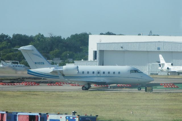 Canadair Challenger (N1102B)