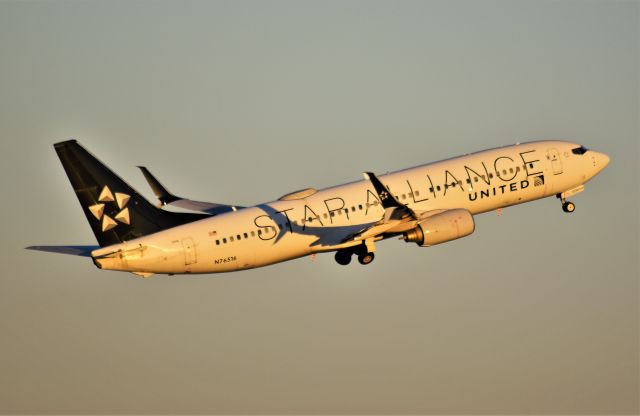 Boeing 737-800 (N76516) - United Airlines 737-800 in the "Star Alliance" Special Livery.  Departing IAH Airport in Houston, Tx. 