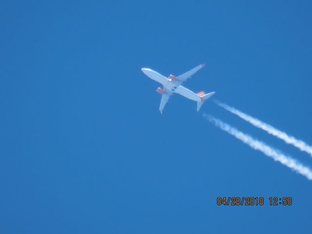 Boeing 737-800 (C-GBZS)