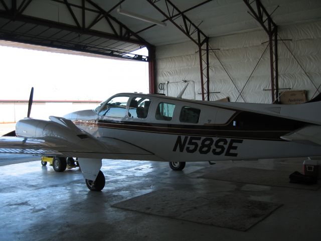 Beechcraft Baron (58) (N58SE)