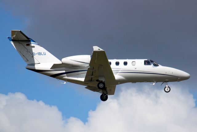 Cessna Citation M2 (D-IBLU) - Luxaviation Germany Citation M2 on short finals for rwy 06 on 1-Apr-22 arriving from LSGG as LXG41A.
