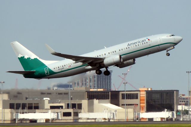 Boeing 737-800 (N916NN) - AA 2251 departing to Dallas on 4R